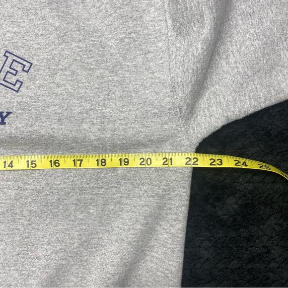 Yale University Crewneck Sweatshirt SM Gray/Navy COLLEGE COZY CASUAL - Picture 7 of 9